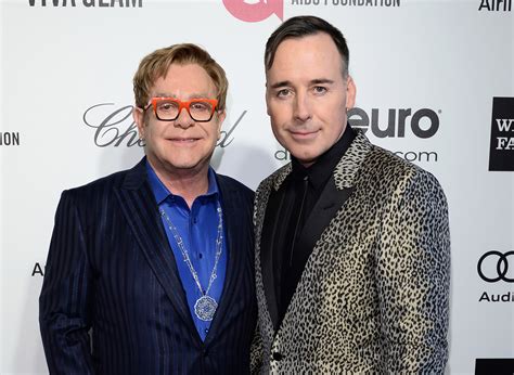 Elton John calls for Dolce & Gabbana boycott 